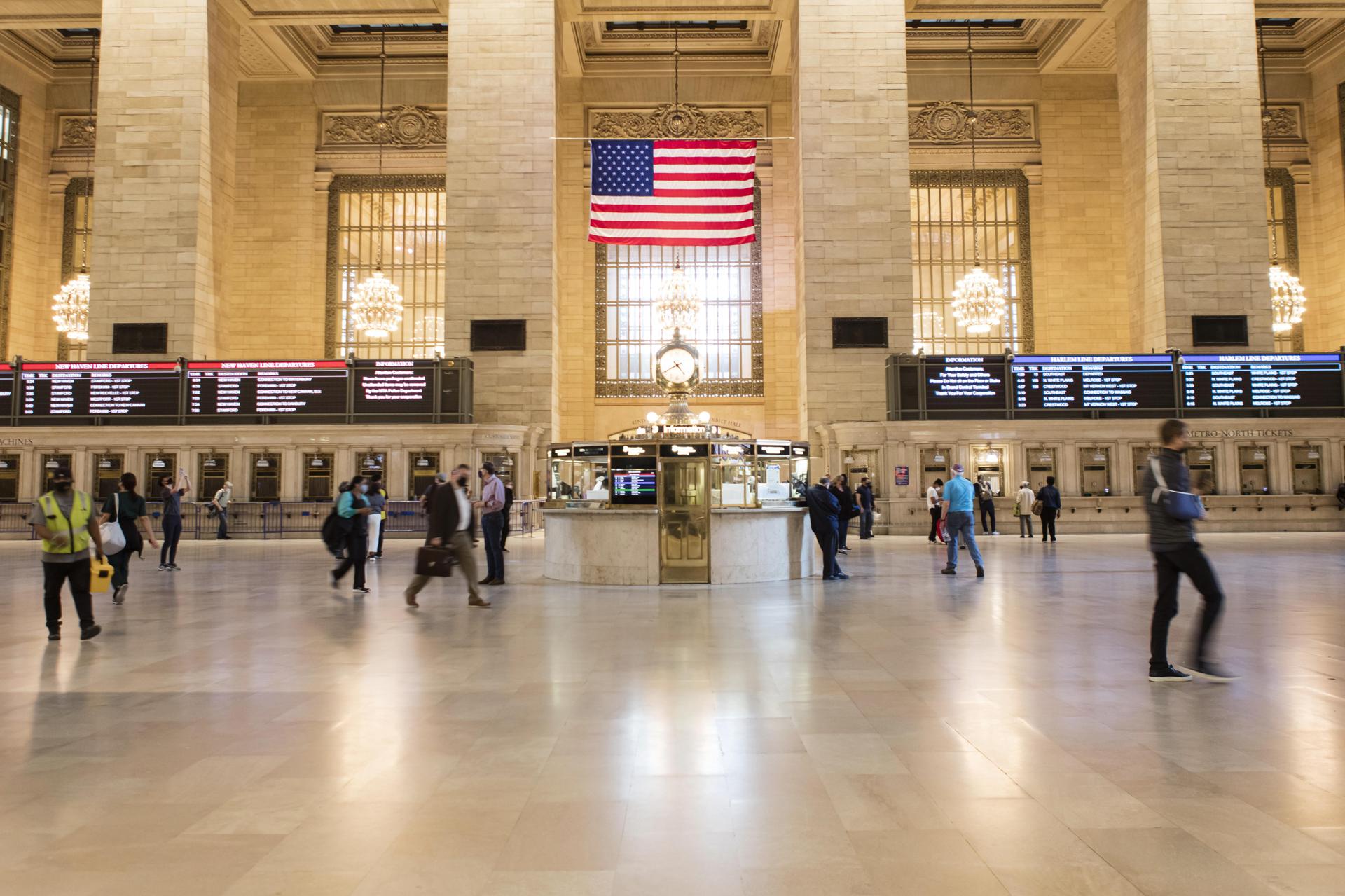Immigration lawyer New York City providing visa, green card, and citizenship legal services in NYC